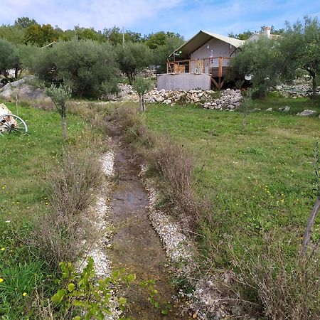 Prima Insula Glamping Hotel Brusici Exterior photo
