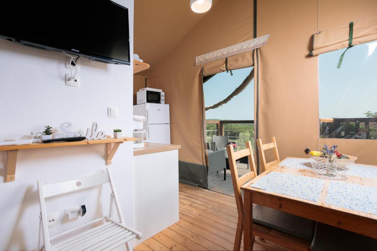Prima Insula Glamping Hotel Brusici Exterior photo
