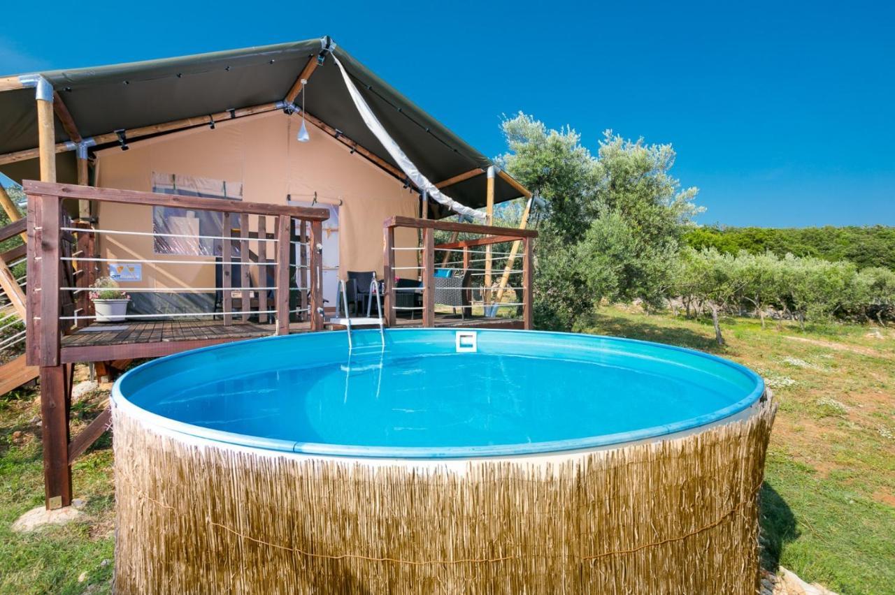 Prima Insula Glamping Hotel Brusici Exterior photo