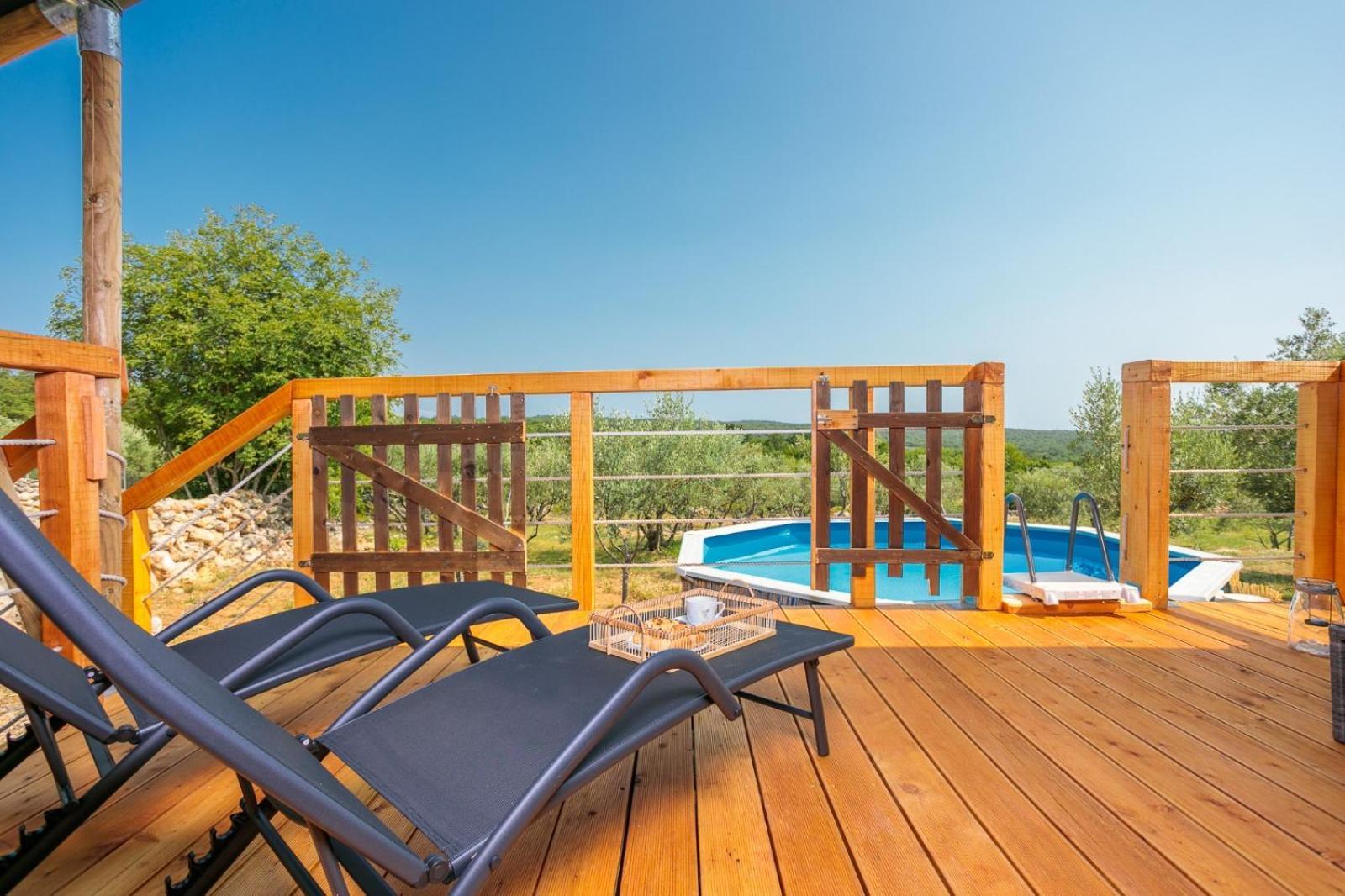 Prima Insula Glamping Hotel Brusici Exterior photo